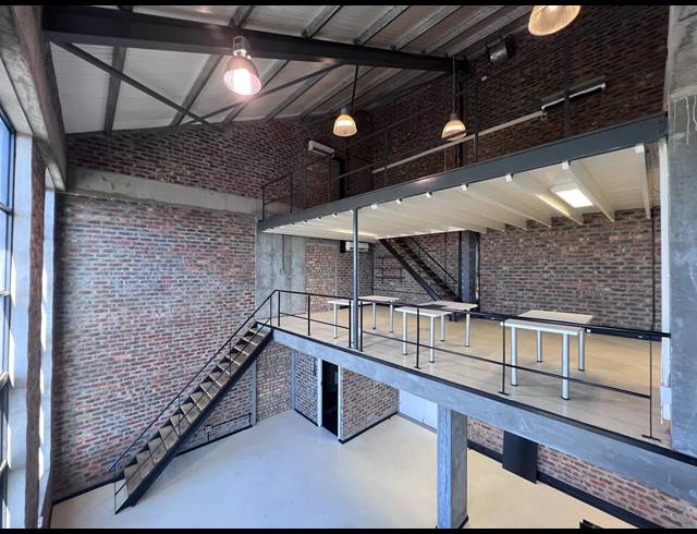 243M² OFFICE TO LET IN WOODSTOCK